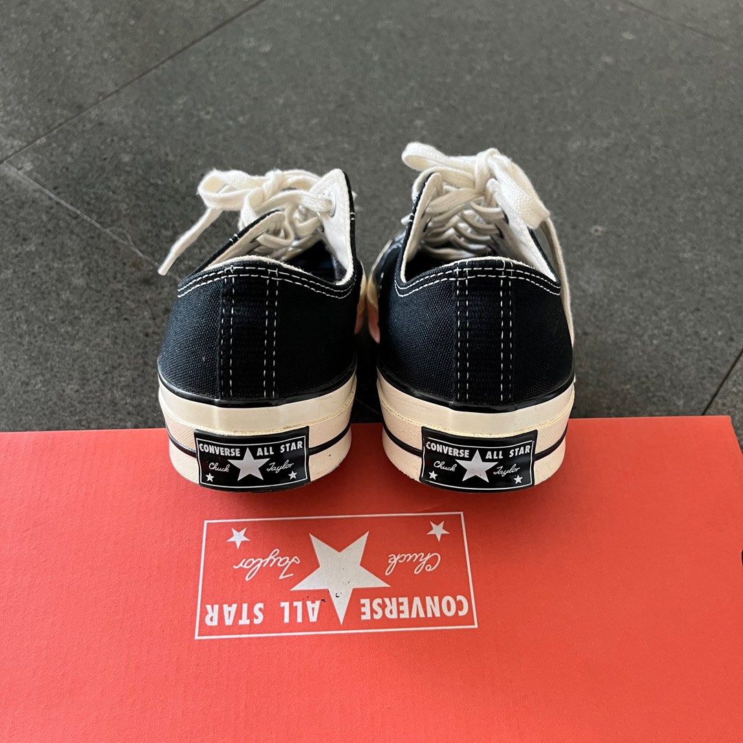 Converse store x uniqlo