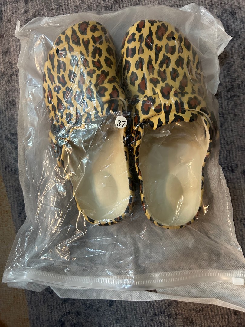 Crocs Shoes ( covered), Women's Fashion, Footwear, Sandals on Carousell