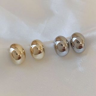 Cute bean shaped earrings