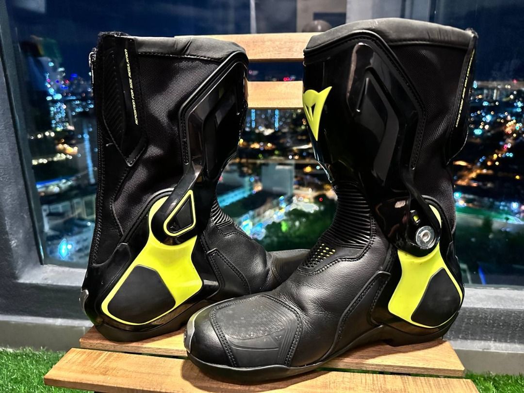 Dainese d1 out sales