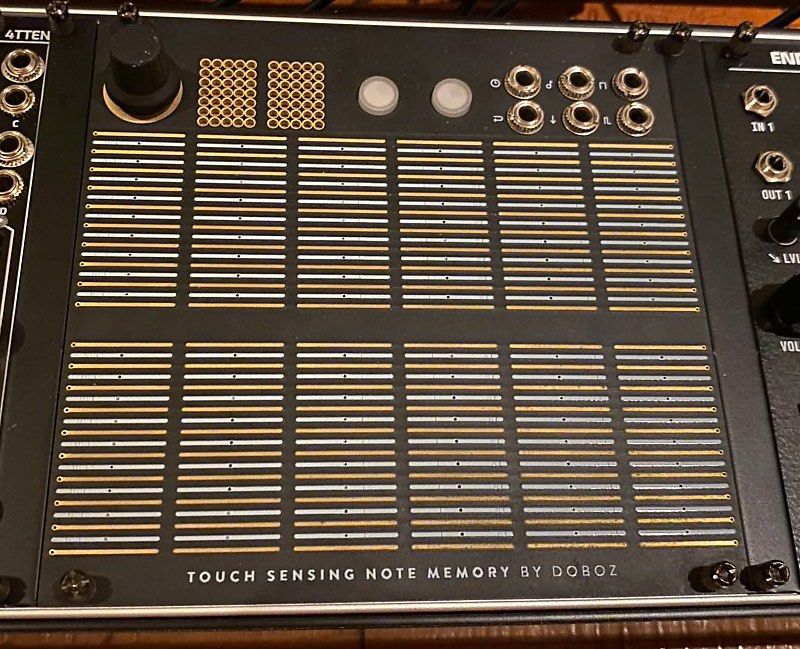 Doboz TSNM mk2, Hobbies & Toys, Music & Media, Musical Instruments 