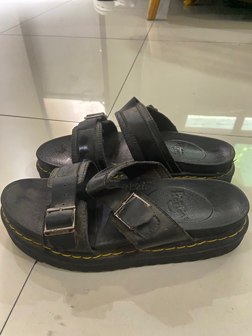 Dr. Martens Sandals, Men's Fashion, Footwear, Slippers & Slides on