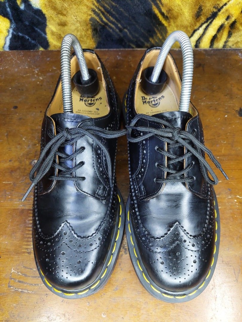 DR. MARTENS SIZE 5.5 MEN. WOMEN 6.5 Women s Fashion Footwear