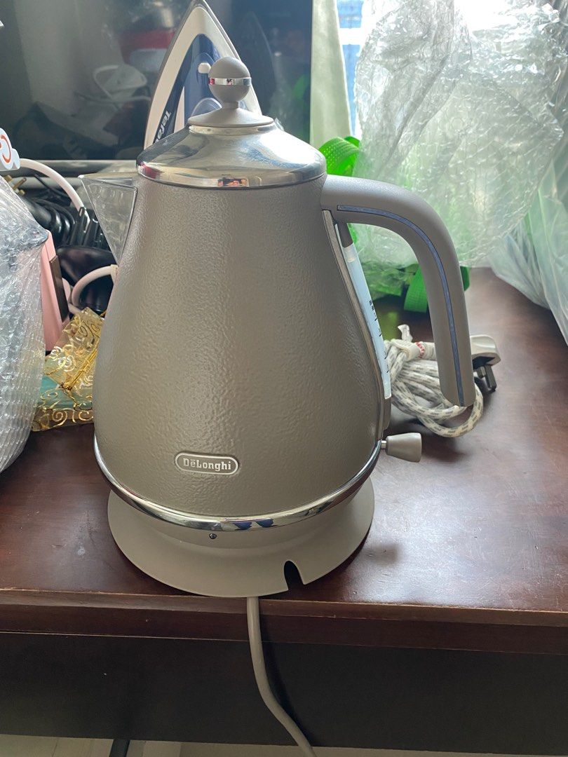 https://media.karousell.com/media/photos/products/2023/10/23/electric_kettle_1698022620_fa7d1f78_progressive.jpg