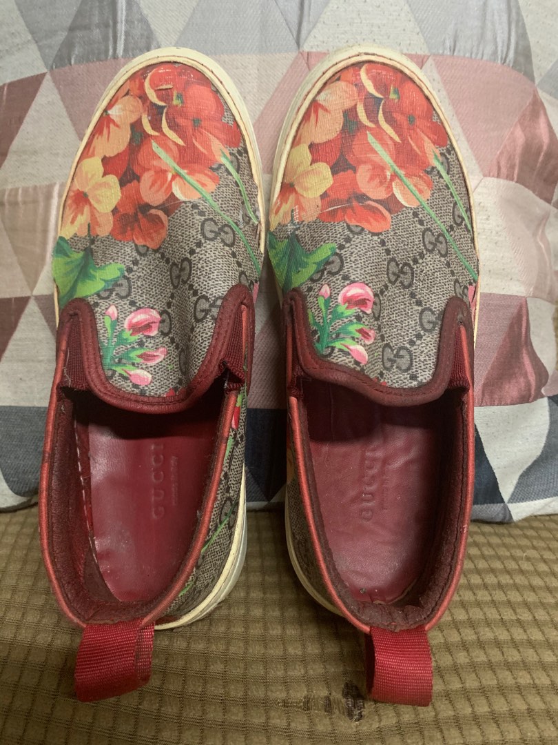 Gucci Blooms slip ons