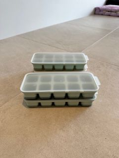 RIG-TIG - FREEZE-IT ice cube tray with lid H 5 cm