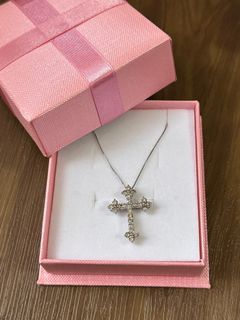 Japan white gold cross necklace 1ct