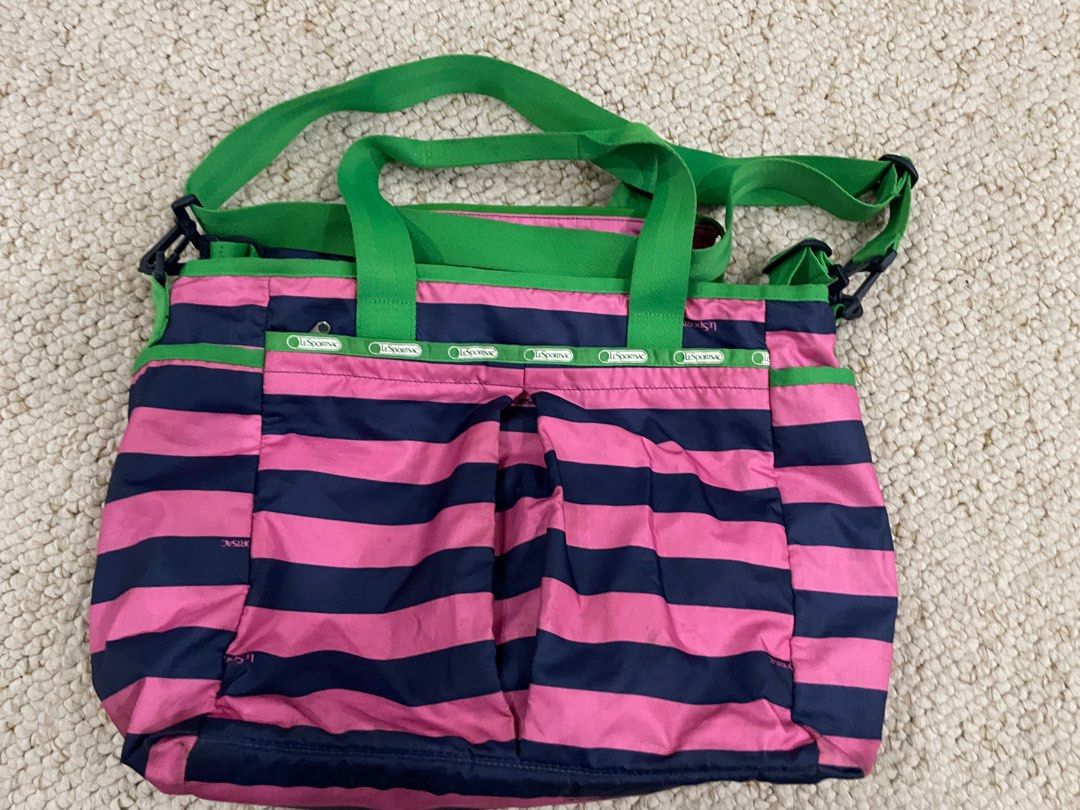 le sportsac diaper bag (Category: Diaper Bags & Wetbags) located in Cabuyao City. Submitted by chinitopoohbear (Listing ID 1261526893, Image 1). Description: missing changing diaper pad.