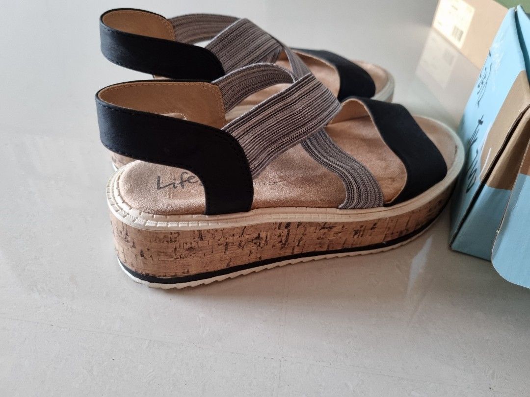 LifeStride black white sandals Women s Fashion Footwear Sandals