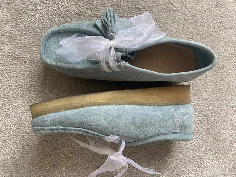 Baby blue clarks wallabees cheap