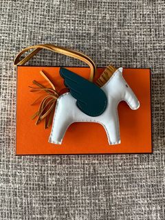 Hermes Rodeo Pm charm, orange color, 名牌, 飾物及配件- Carousell