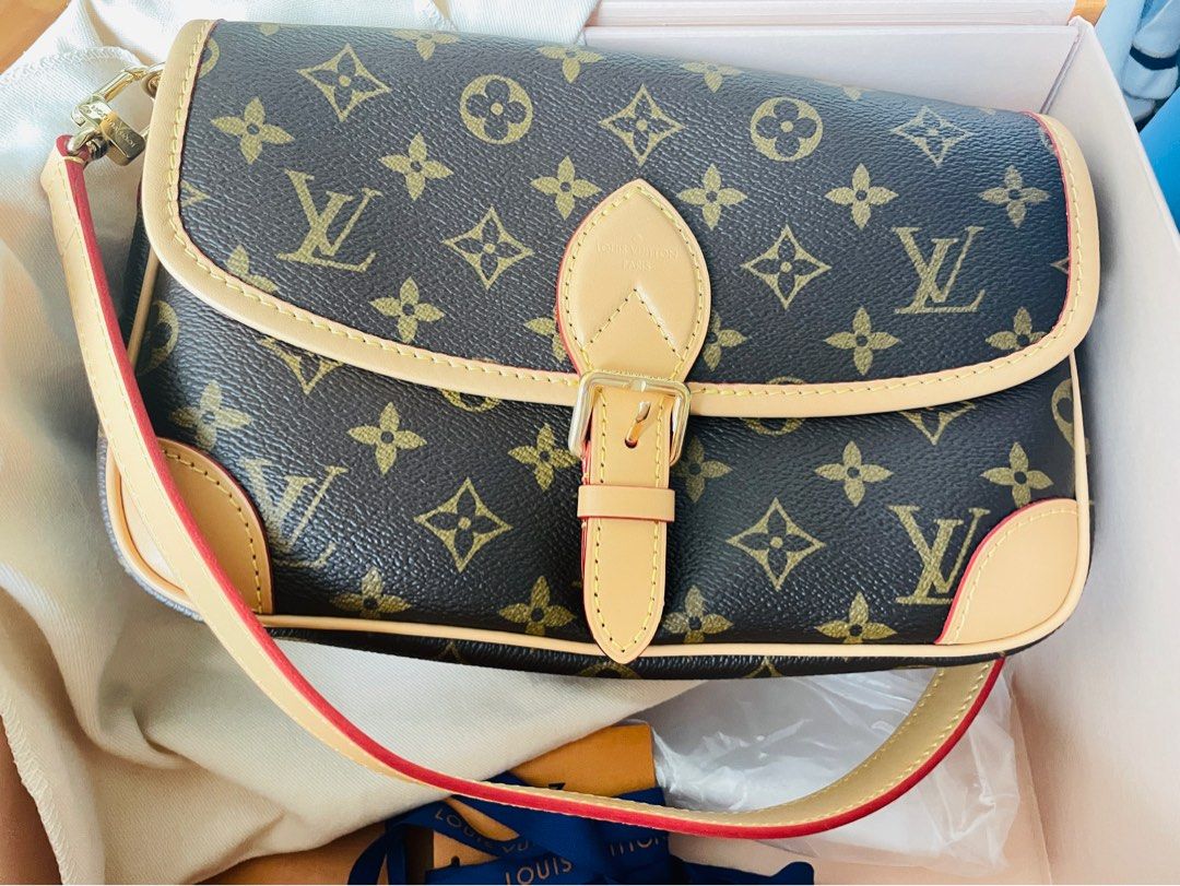 AUTHENTIC VINTAGE LOUIS VUITTON DIANE SHOULDER SLING BAG , MONOGRAM ,  WATERMARKS - SEASONED CONDITION NOT FOR FUSSY BUYERS, Luxury, Bags &  Wallets on Carousell