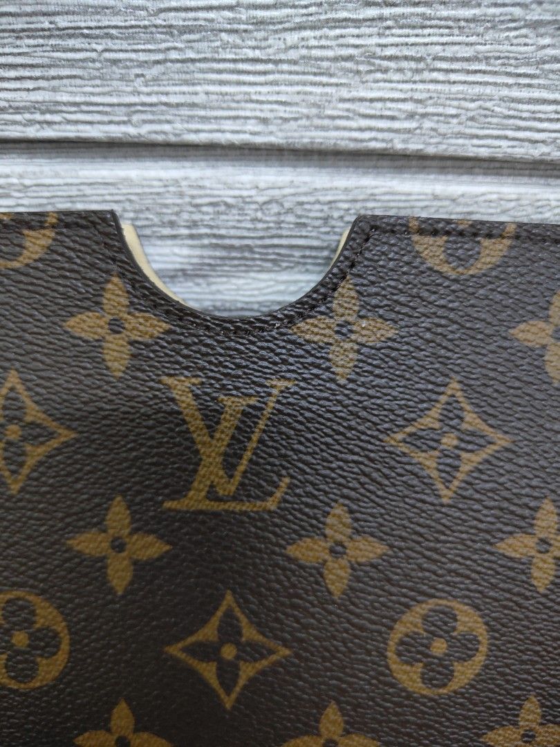 Louis Vuitton Monogram Ipad Mini Folio Case Approx size - 8 H x 6 W Made  in Spain, Luxury, Bags & Wallets on Carousell