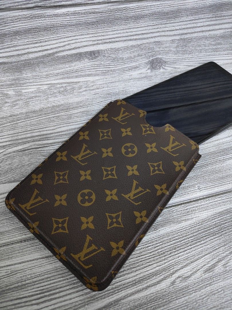 Louis Vuitton Monogram Ipad Folio Case Approx size - 10 H x 8 D Made in  France, Luxury, Bags & Wallets on Carousell