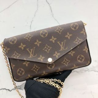 LouisVuitton #Pochette Accesoire Old vs New - New Version has the following  updates: 1. Longer strap 2. Slightly larger …