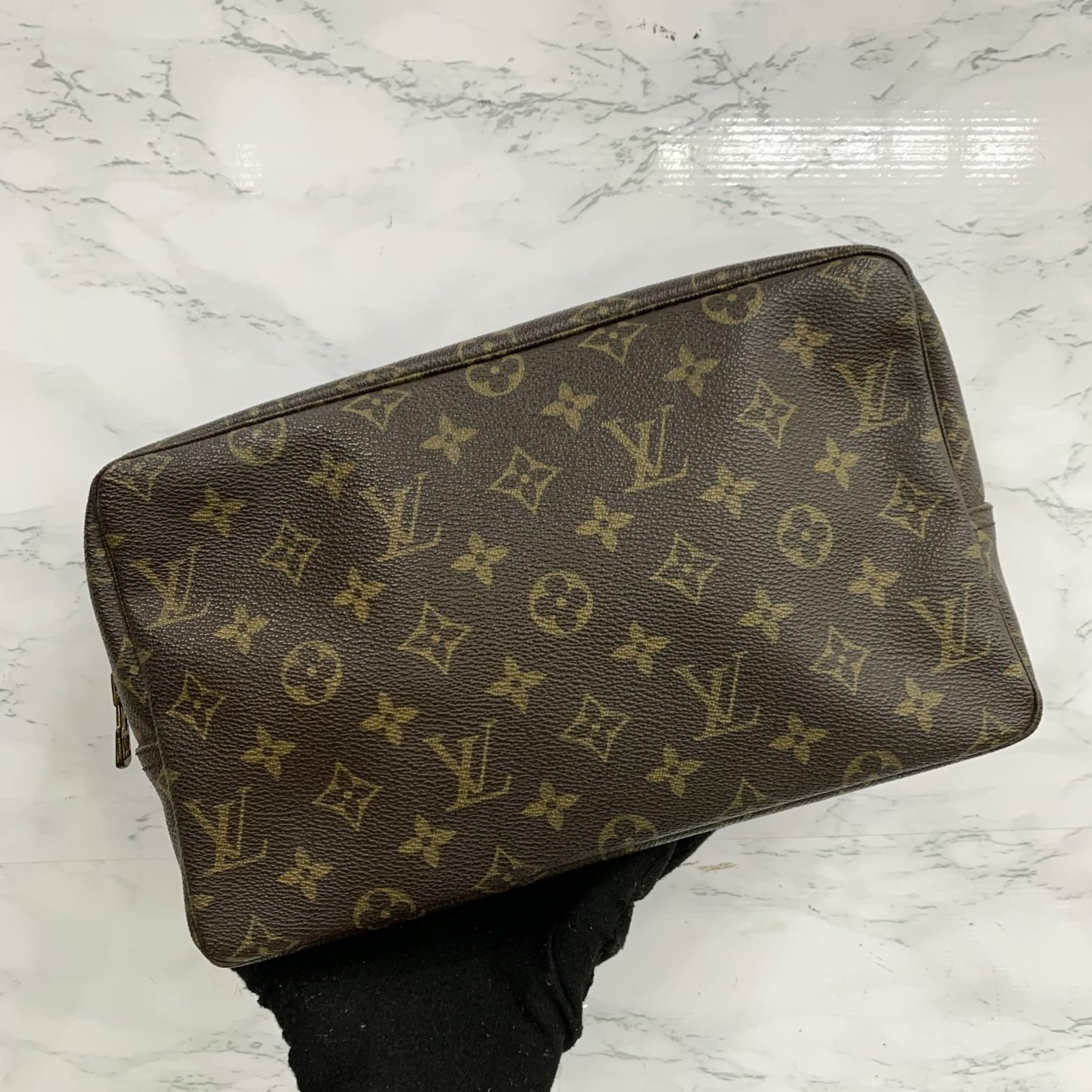 Louis Vuitton LV Trousse 23, Luxury, Bags & Wallets on Carousell