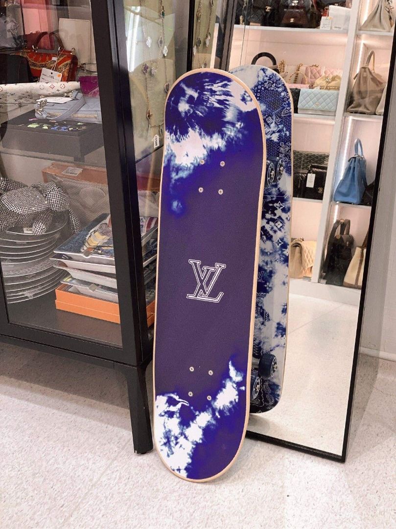 Louis Vuitton® Skateboard And Strap SiLVer Mirror. Size