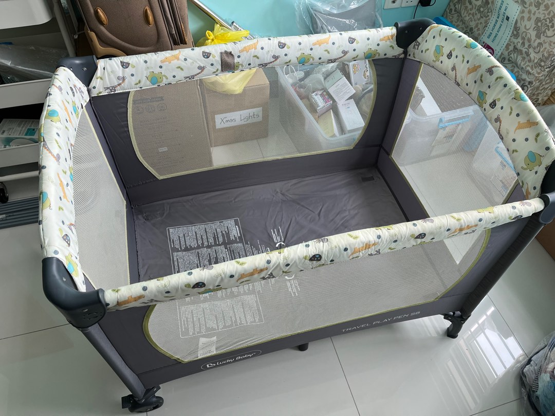 Giraffe playpen shop