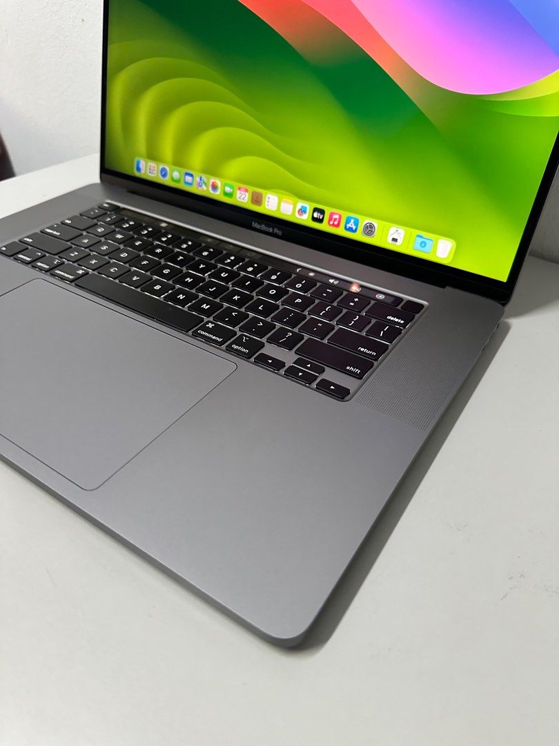 MacBook Pro  inch  TouchBar 8 Core i9 GB Ram GB SSD