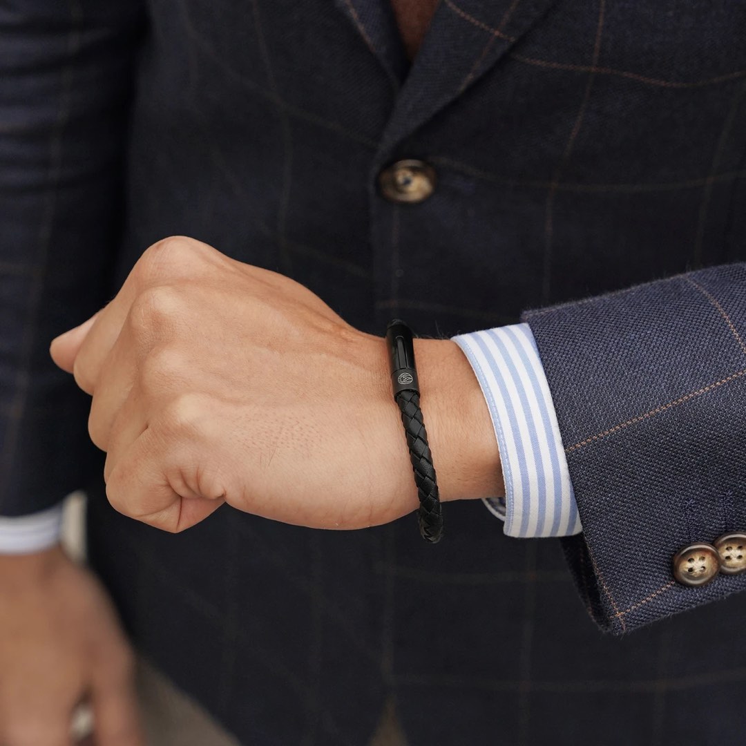 Men s Lucleon black pleated leather bracelet Luxury Accessories