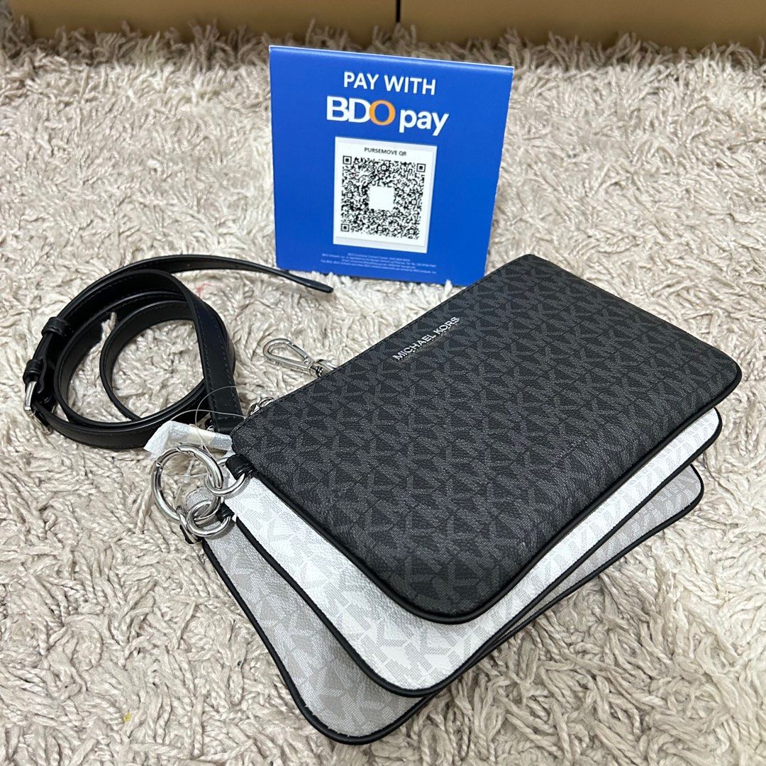 Michael kors trio hotsell pouch