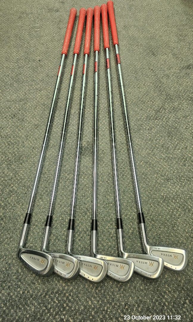 Miura Iron Set CB301 5P, Sports Equipment, Sports & Games, Golf on