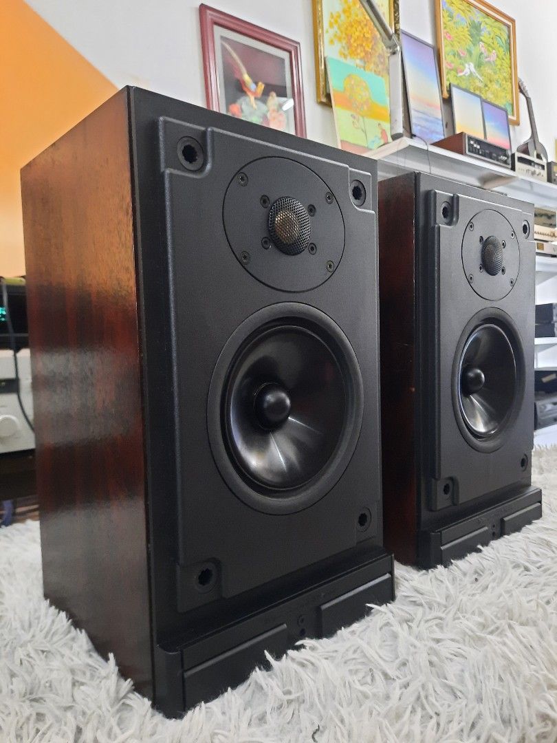 Mordaunt short bookshelf best sale speakers