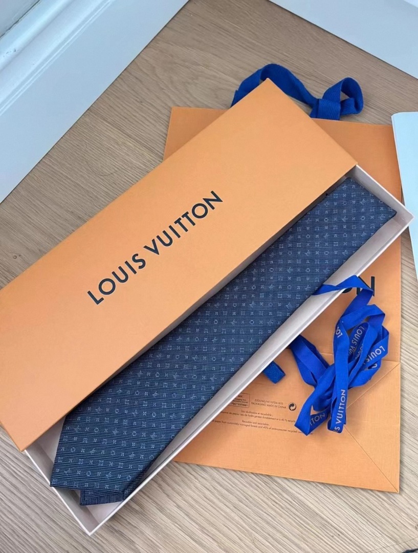 Louis Vuitton Damier Classique Tie, Men's Fashion, Watches & Accessories,  Ties on Carousell