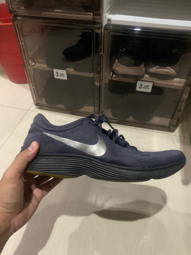 Nike revolution 4 store gridiron