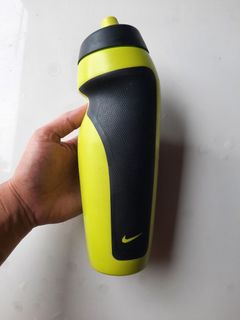 NIKE Atomic Green/Black Sports Water Bottle