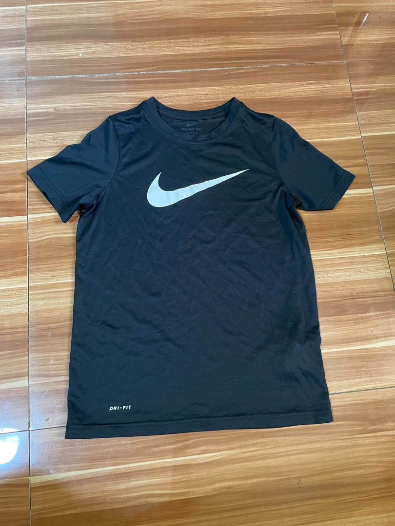 women's nike swoosh top