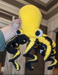 Octopus Plush 5.5" YELLOW & BLACK crochet - Amigurumi