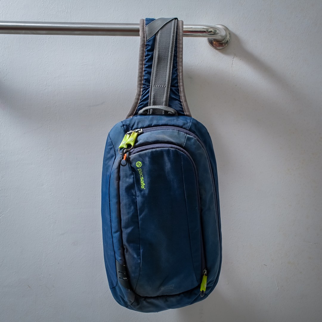 Pacsafe best sale venturesafe 325