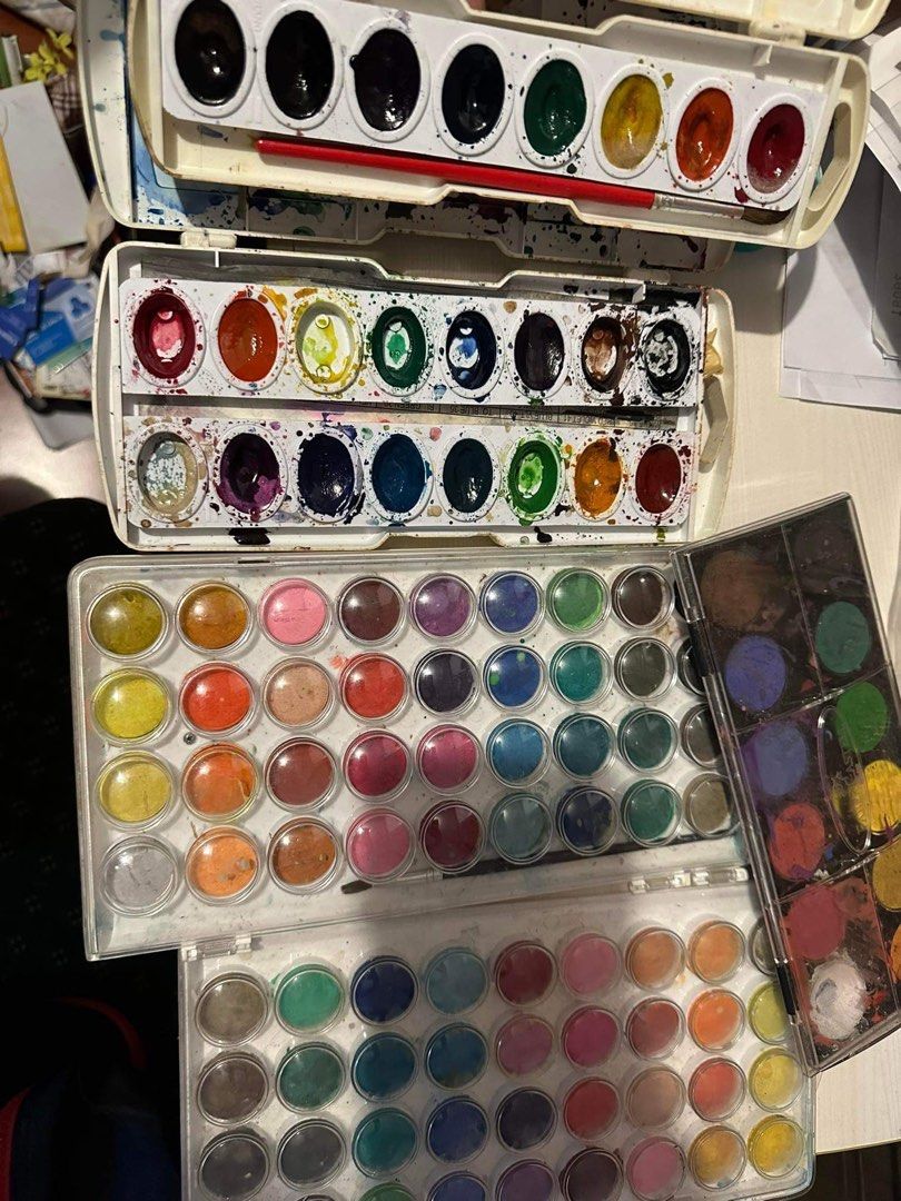 Paints and colors (Category: Craft Supplies & Tools) located in Paranaque City. Submitted by 3emjays (Listing ID 1261667473, Image 2). Description: All in for 800 including paint brush. .