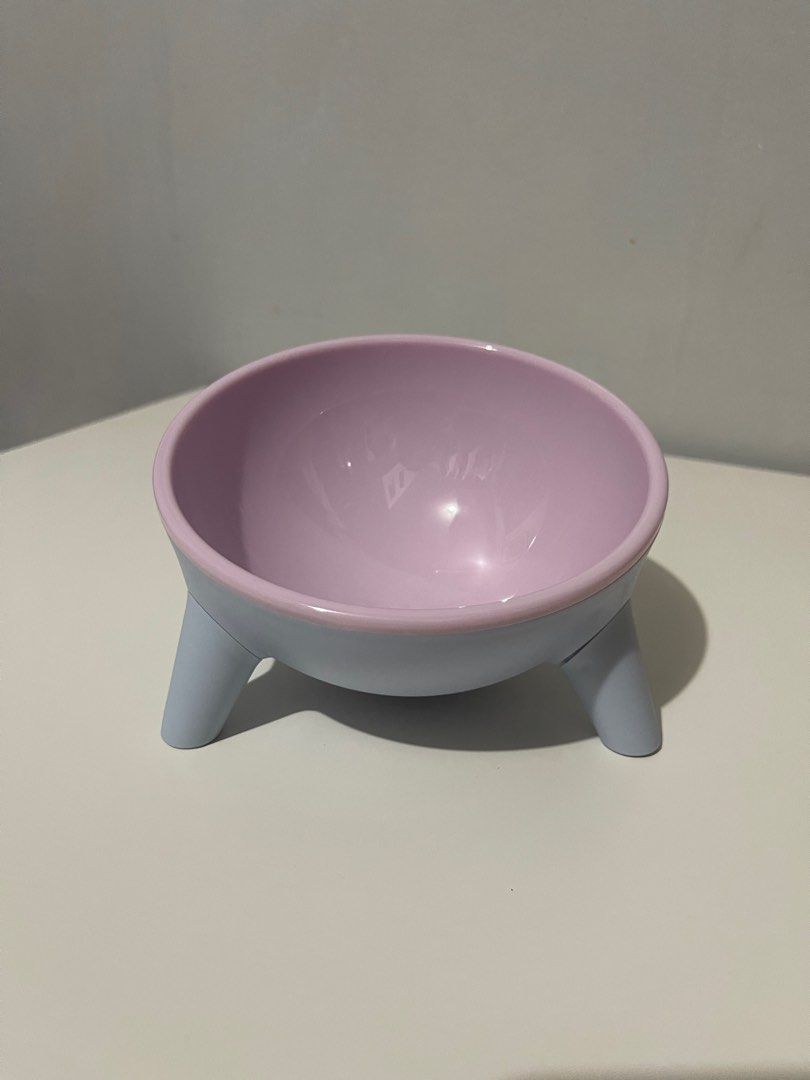 Pastel Pet Bowl (Category: Homes & Other Pet Accessories) located in Manila. Submitted by adeth8 (Listing ID 1261535959, Image 2). Description: Unwanted gift brand new with box.