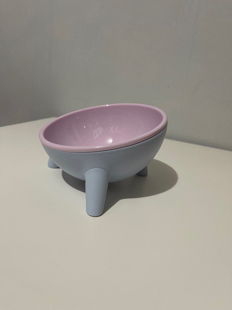 Pastel Pet Bowl (Category: Homes & Other Pet Accessories) located in Manila. Submitted by adeth8 (Listing ID 1261535959, Image 1). Description: Unwanted gift brand new with box.