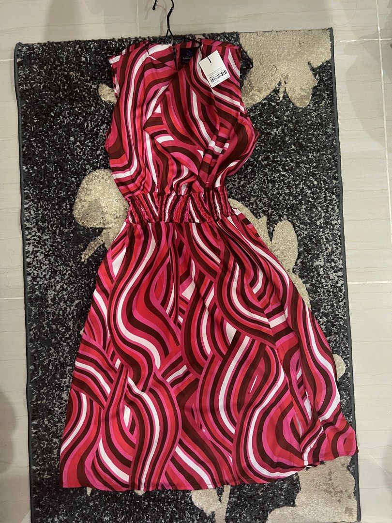 Plains and Prints (Category: Dresses) located in Davao. Submitted by PersonalCollections0717 (Listing ID 1261645560, Image 1). Description: .
