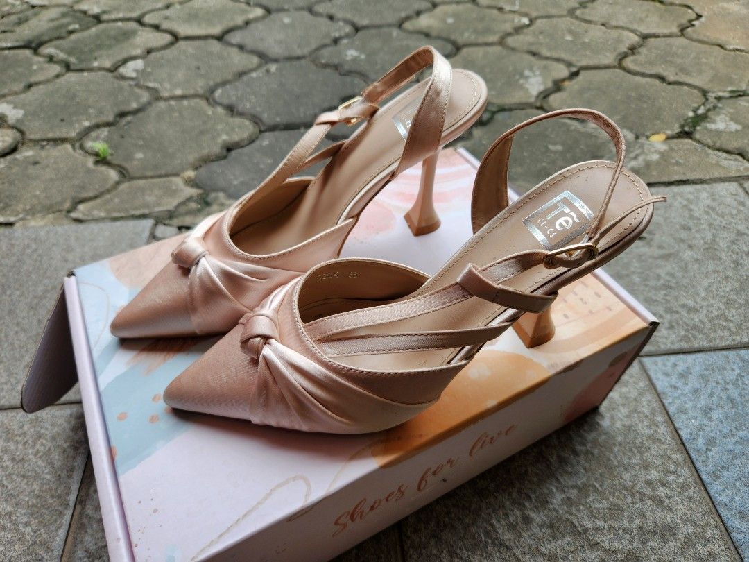 Womens high heels best sale size 1