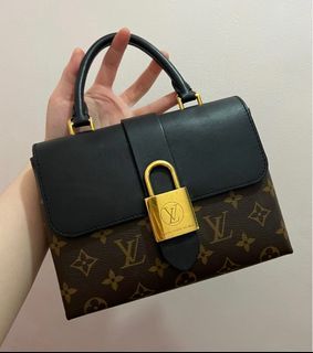 Vanity leather crossbody bag Louis Vuitton Black in Leather - 32881369
