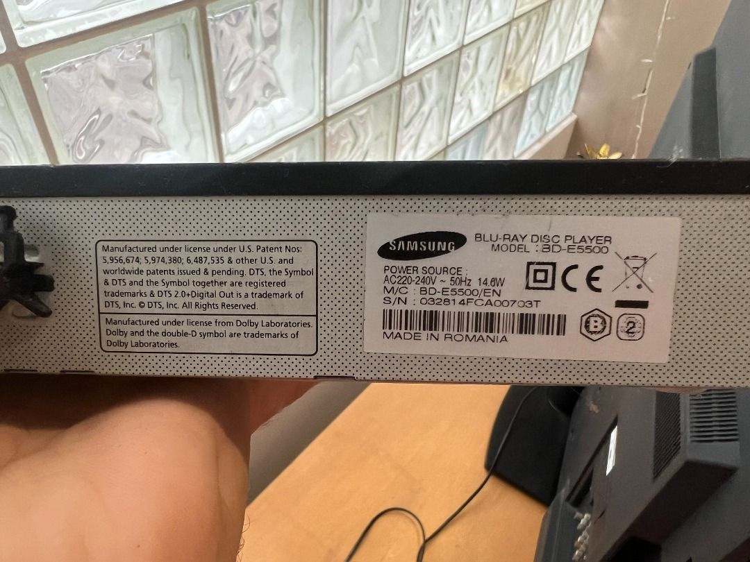 Samsung Bluray disc player, Model BDE5500, TV & Home Appliances, TV