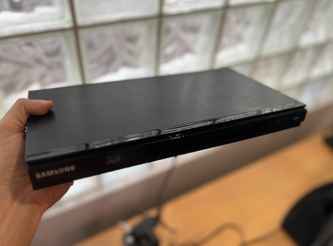 Samsung Bluray disc player, Model BDE5500, TV & Home Appliances, TV