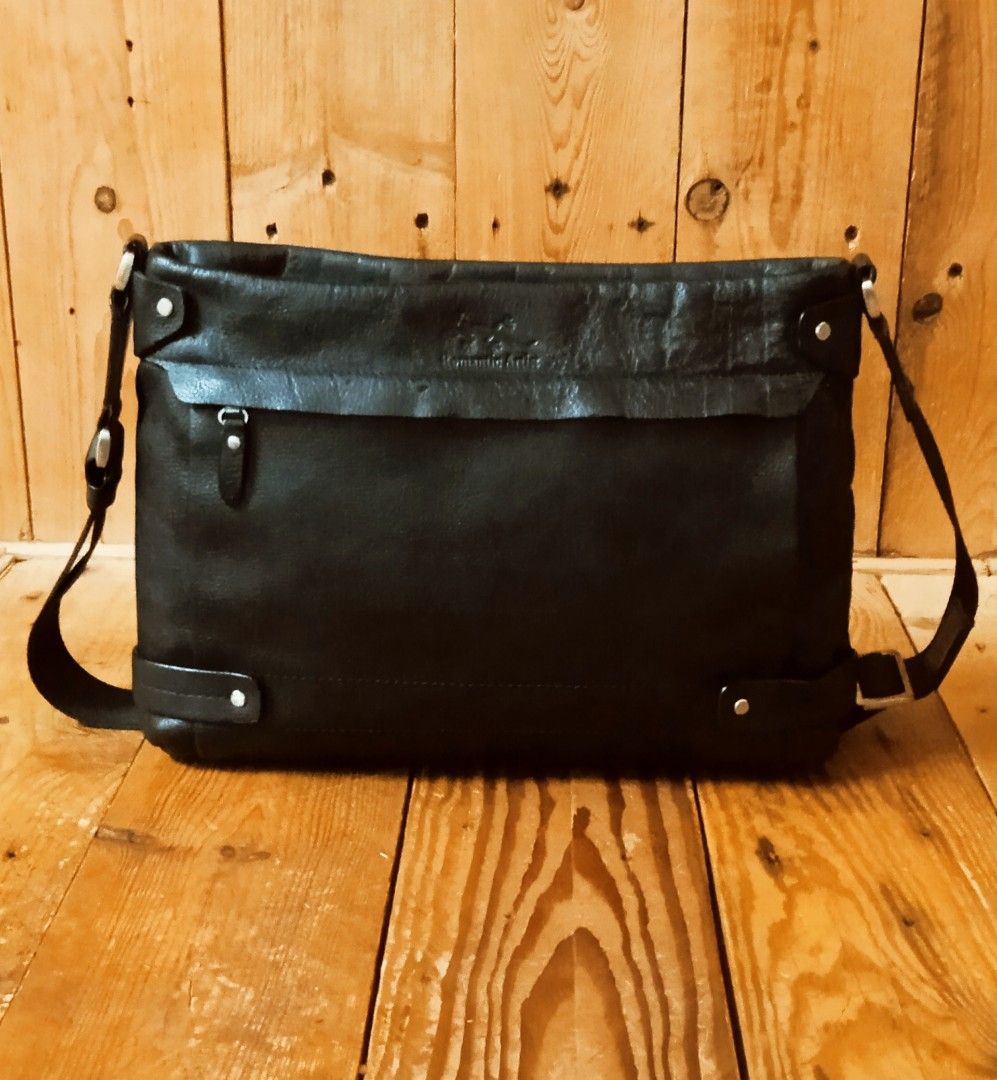 A4 2025 sling bag