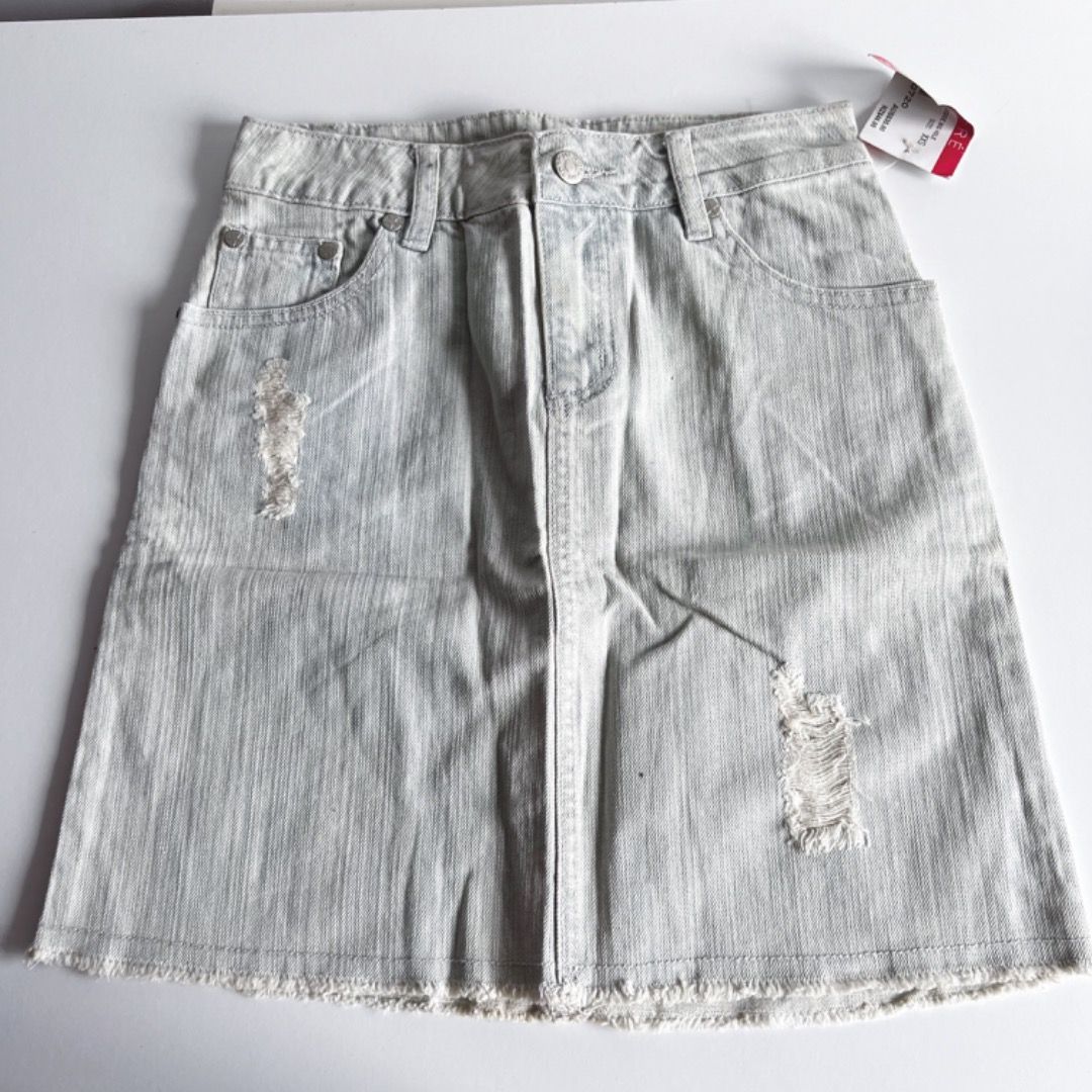 Supre ripped denim skirt outlet