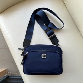 💯 AUTHENTIC TORY BURCH FLEMING Medium VS Small, Women's Fashion, Bags &  Wallets, Purses & Pouches on Carousell