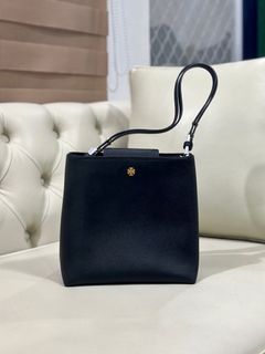 🆕 Tory Burch Eleanor Small 2023 Series, Women's Fashion, Bags & Wallets,  Cross-body Bags on Carousell