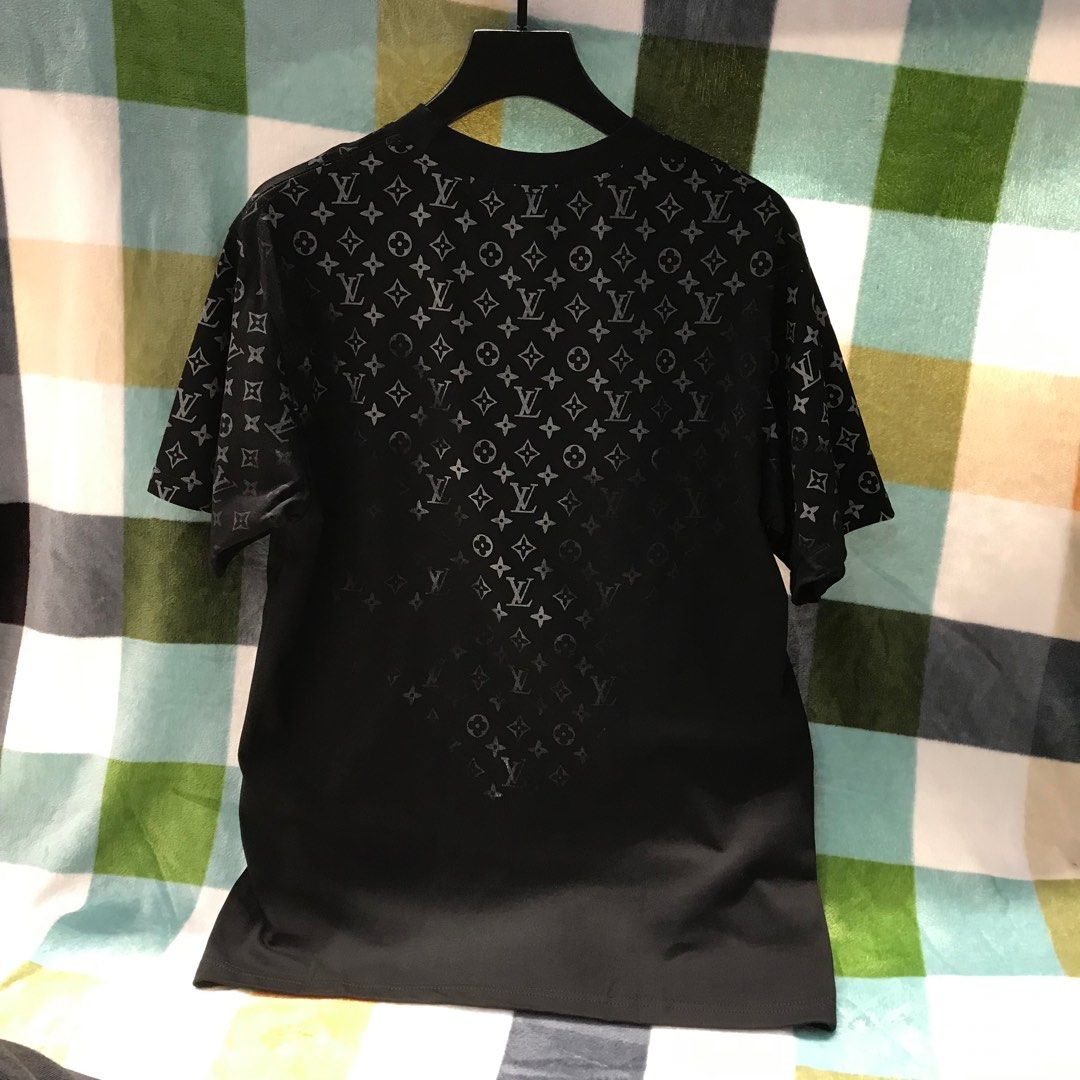 Louis Vuitton monogram towel tee, Fesyen Pria, Pakaian , Atasan di Carousell