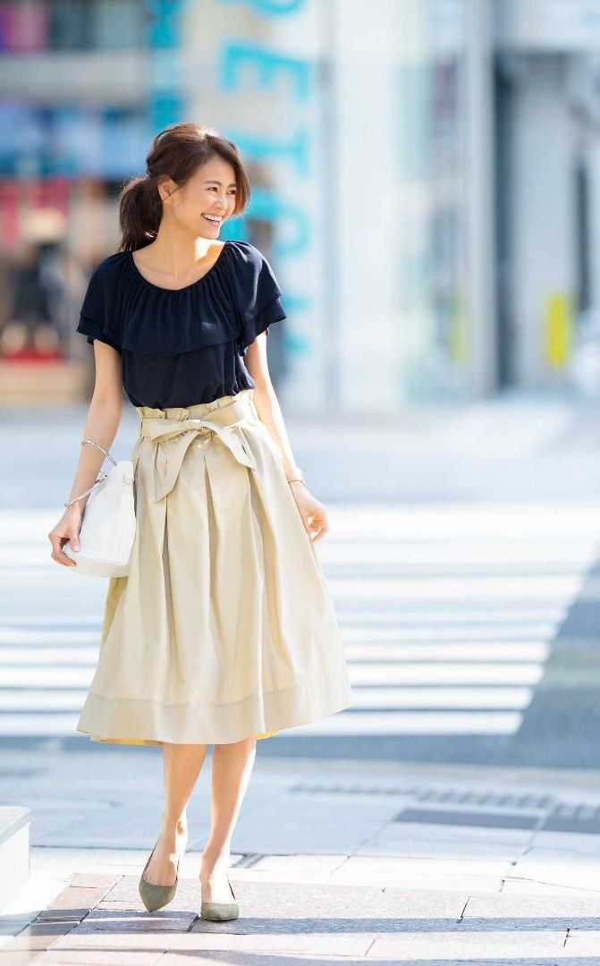 UNIQLO Paperbag skirt Women s Fashion Bottoms Skirts on Carousell