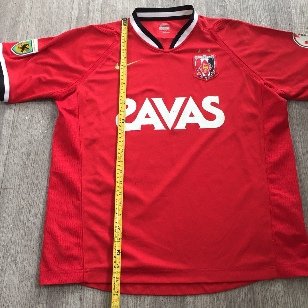 Urawa Reds Fan Issue 2023, Men's Fashion, Activewear on Carousell