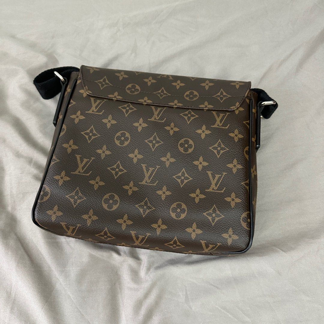Louis Vuitton 2018 Pre-owned Pixel District PM Crossbody, 45% OFF