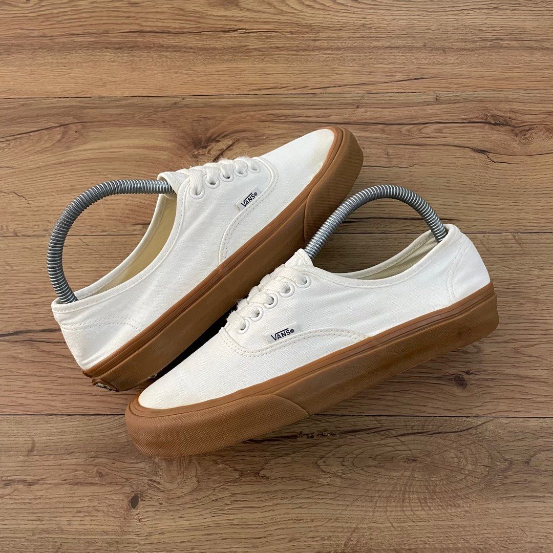 Vans gumsole 6.5uk Men s Fashion Footwear Sneakers on Carousell
